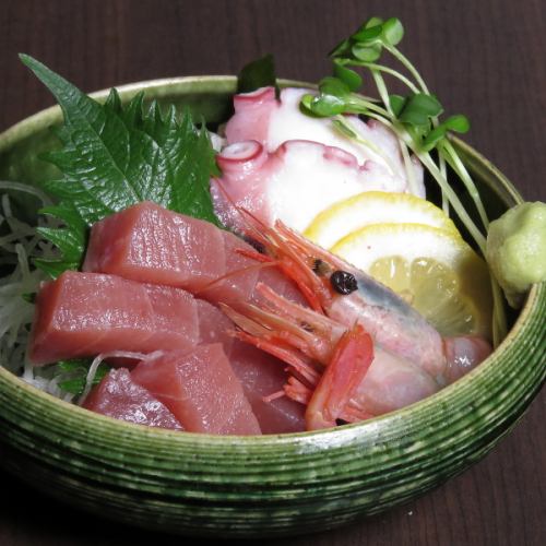 牡蠣やマグロなど海鮮料理も取り寄せております！