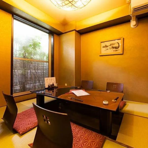 【個室】4人様向けの個室となります。接待や会食、顔合わせなどの各シーンでご利用下さい。※人気のお席の為お早めにお問い合わせください。