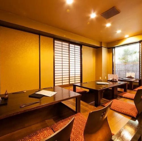 宴会の予約承っております