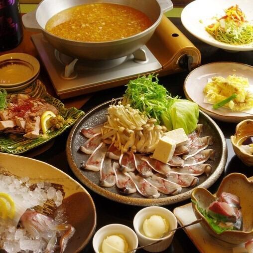 『人気No.1の鯖しゃぶみぞれ鍋』や『博多名物もつ鍋』も人気