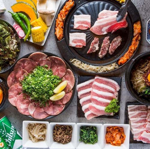 大人気!!の焼肉5種付き3500円~の食べ飲み放題★いつでも!!ハイボール99円/レモンサワーと生ビール299円☆