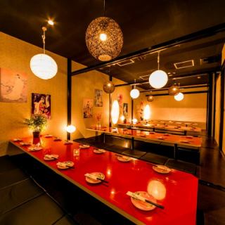 【個室確約】浜松町で大人数様の宴会をお考えでしたら、是非当店をご利用ください!最大120名様まで対応可能な掘りごたつ個室は、皆様に寛ぎの時間をご提供致します♪更には団体様でのご宴会に必見の幹事様1名無料クーポンや、メッセージ入りホールケーキ贈呈(税込3300円)サービス等を多数ご用意しております♪