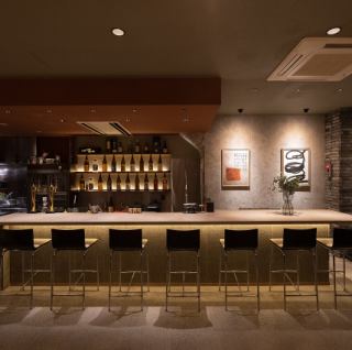 There are 10 counter seats.A spacious counter with a spacious design.Individuals are also welcome!