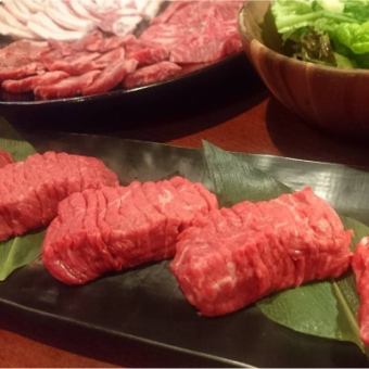 厚切りイチボと上物赤身牛コース9900円→8800円(税込)全13品飲み放題付き