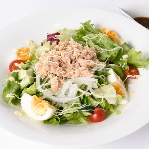 Tuna and egg salad (M)