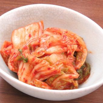 Chinese cabbage kimchi / boiled peanuts