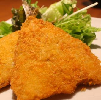 Fried horse mackerel (2 pieces)/