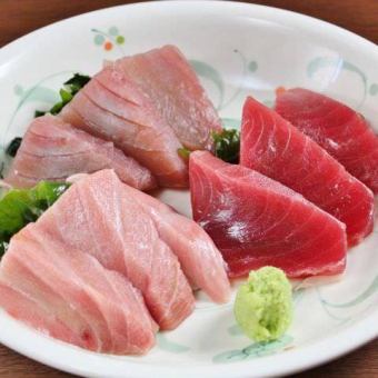 Southern bluefin tuna sashimi / salmon sashimi / Thai sashimi / amberjack sashimi