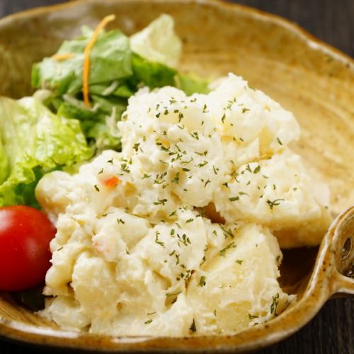 Adult potato salad with scented iburi-gakko