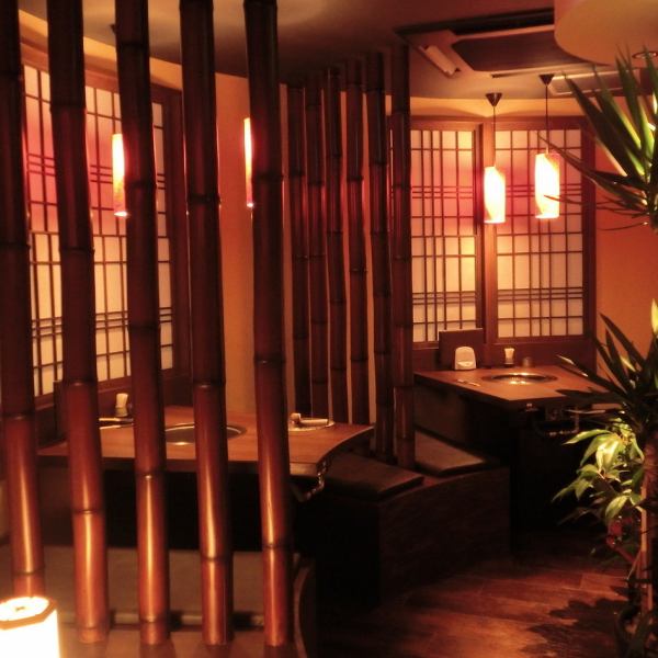 粋な空間が、落ち着いて居心地の良い雰囲気を醸し出しています♪人数に合わせてお席もご用意致します。お席も4~10名でご利用いただけます。ぜひお気軽にお問い合わせくださいませ!