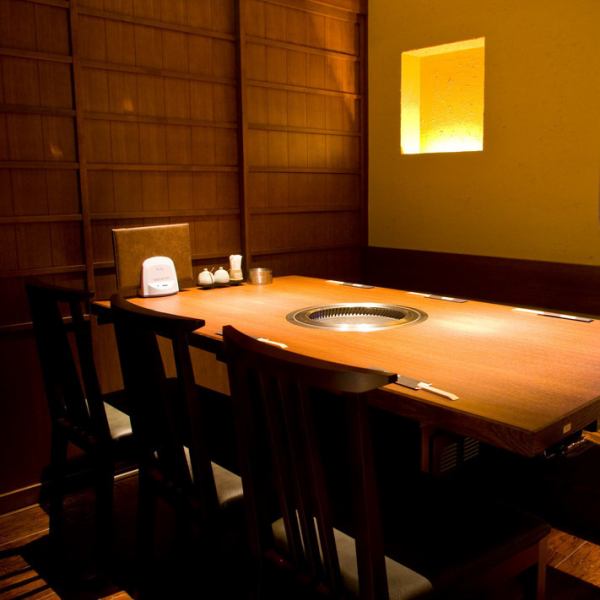 4名様で一つのテーブル対応できます。広々とした空間で本物の味を心ゆくまでご堪能下さいませ★