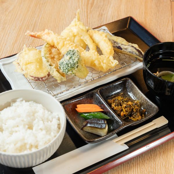 素材際立つサクサク食感【天ぷら定食】
