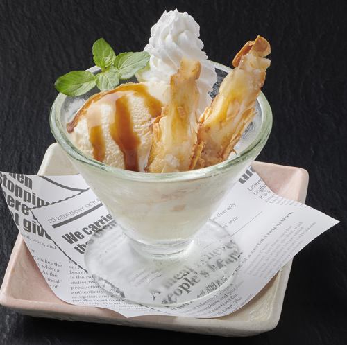 焼きバナナパフェ/チョコチュロスパフェ/抹茶ブラウニーパフェ