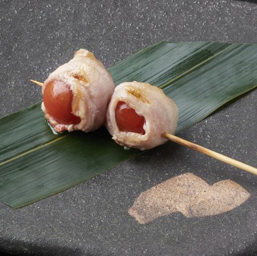 肉巻きアスパラ串(1本)/肉巻きトマト串(1本)