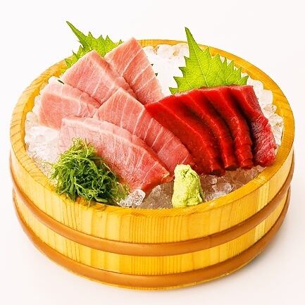 Assortment of 2 types of bluefin tuna