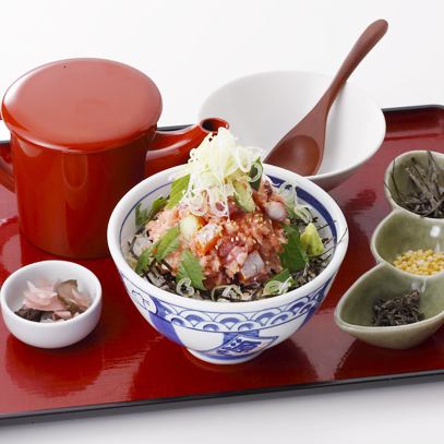 Seafood luxury rice bowl
