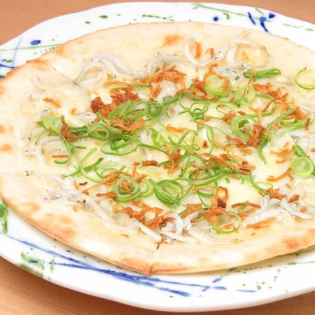 [For 2-3 people] Whitebait pizza