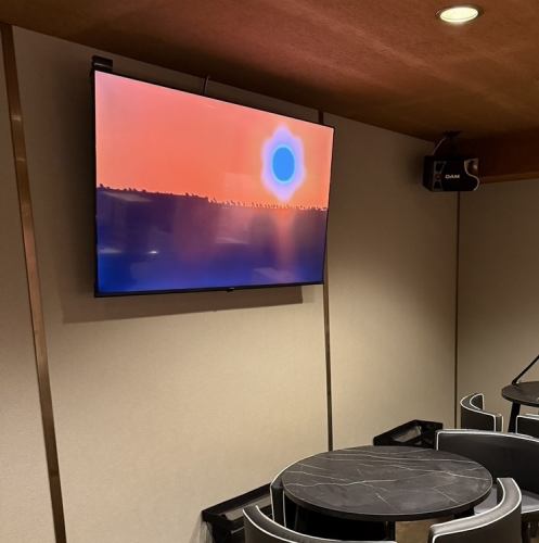 迫力の大型モニターで観戦