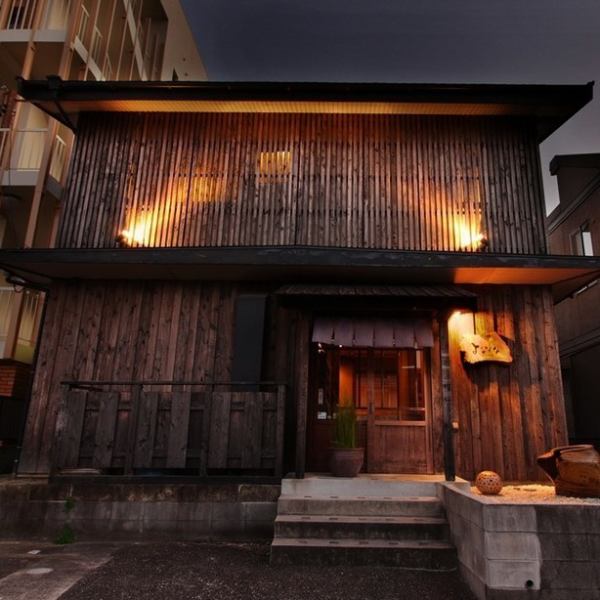 季節によって料理、お酒が変わるので何度ご来店頂いても飽きのこないメニューになっております。お気軽にお問い合わせ下さい！