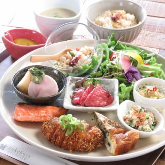 zukekura SEASON LUNCH PLATE (8 varieties) 1,850 yen (tax included)