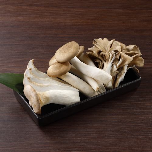 Assorted domestic mushrooms