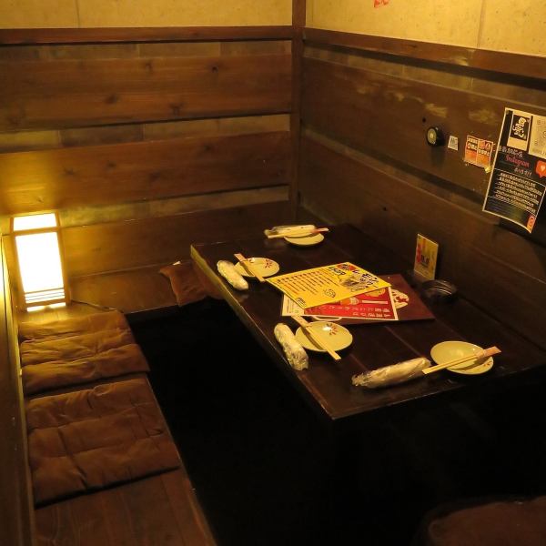 [A restaurant where you can enjoy seasonal fish in a calm Japanese space] With your family, friends, or with your lover! Private room seating for 4 and a half people that can be used for various occasions♪ If you want to have a meal or party at an izakaya in front of Himeji Station, go to the Akura Himeji Ekimae branch. !