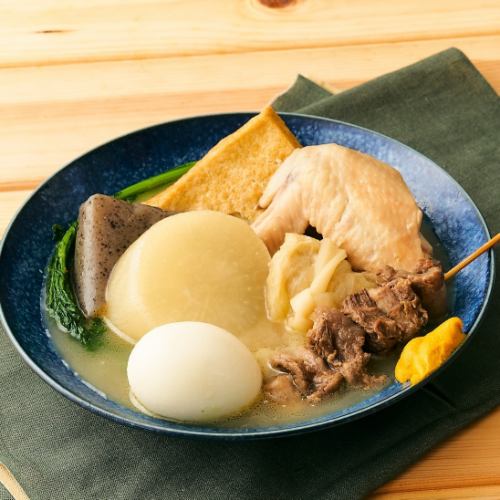 Assorted chicken broth oden (chicken wings/egg/daikon radish/thick fried tofu/cabbage rolls/beef skewers/konjac)