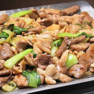 大人気！鉄板焼きとんちゃん！