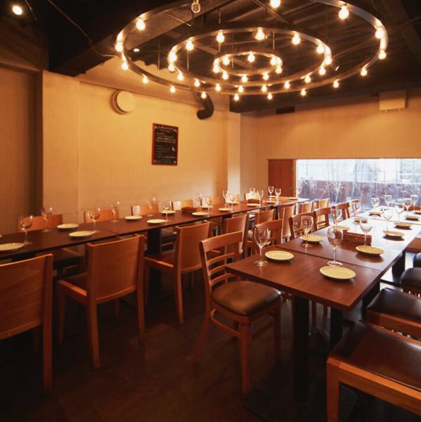 [3rd floor] A spacious private room ideal for groups such as welcome and farewell parties.Up to 35 people can be reserved.