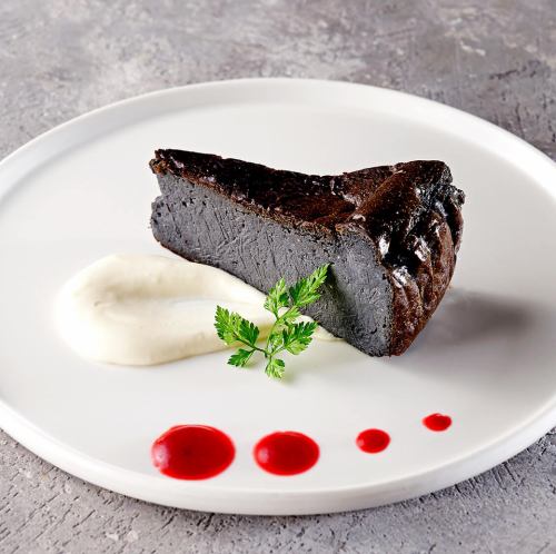 黒胡麻のバスクチーズケーキ
