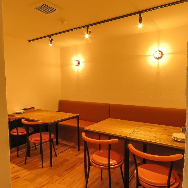 There is a semi-private room with a sofa in the back of the store, so you can enjoy your meal with peace of mind even with children.Baby chairs are also available, and a children's menu is available upon request.We can also provide plates for birthdays and celebrations, so please take advantage of this opportunity.