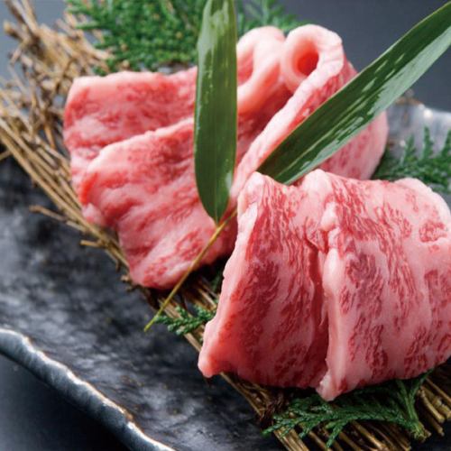 A lot of sake that goes well with delicious meat!