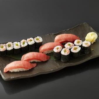 Chutoro sushi (nigiri)