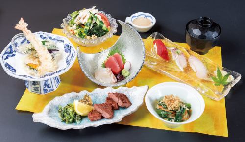 午餐套餐 3,800 日元起