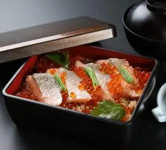 原子飯（鮭魚子飯）