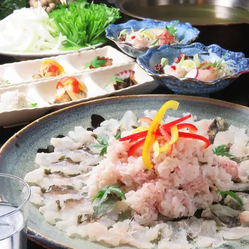 市場で仕入れた鮮魚を提供