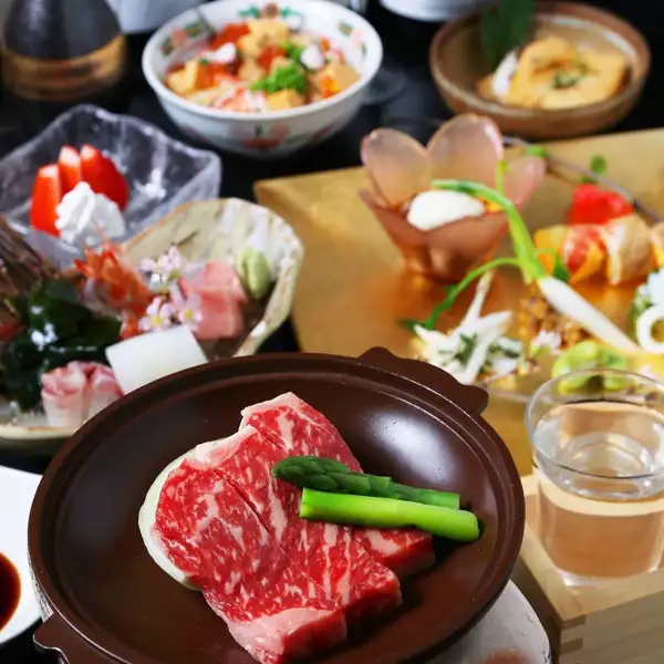【こだわり３…豪華なコースメニュー】一品一品真心を込めた料理をお届けします