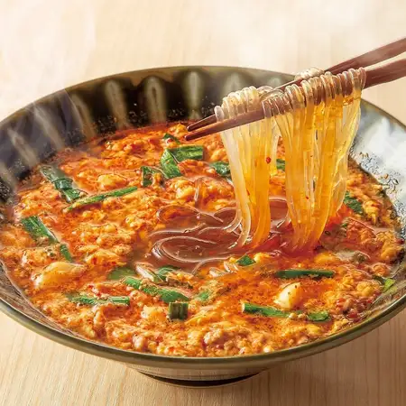 楽蔵春雨辛麺