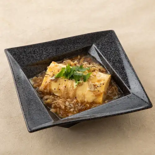 きのこバターとチーズの餡かけ出汁巻き玉子　