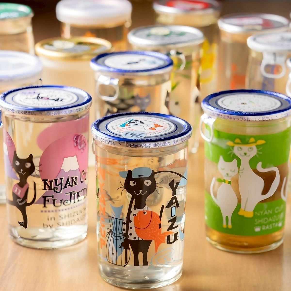 お出汁料理とカップ酒のまさると合同営業。200種以上のカップ酒