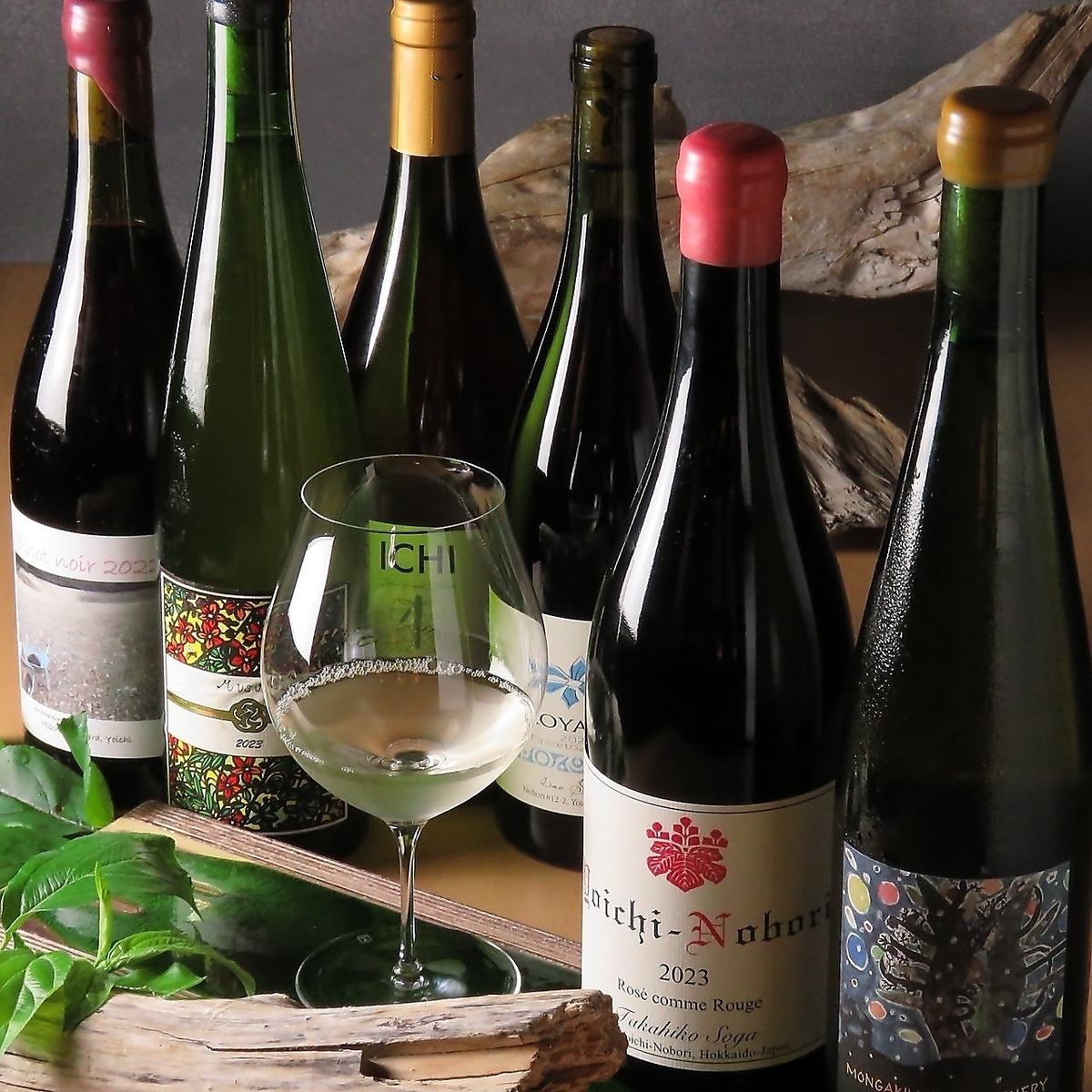 【48種以上のワイン】お料理とのペアリングもお楽しみください。