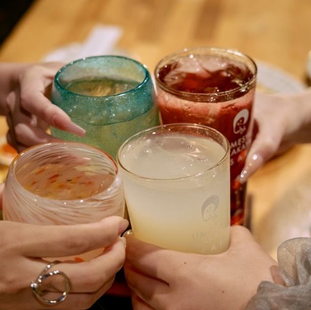 시부야에서의 대규모 연회에 최적인 플로어를 준비하고 있습니다! , 기념일, 환송 영회 등 각종 음료회와 연회는 저희 가게에서 결정! 환송 영회, 기념일, 생일 등에 추천입니다! 인원은 2 명으로부터 이용하실 수 있습니다 ☆★