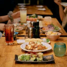 차분한 분위기의 점내는, 여자회나 회사의 연회 등 폭넓은 씬으로 이용해 주시고 있습니다.당일의 예약도 접수중♪