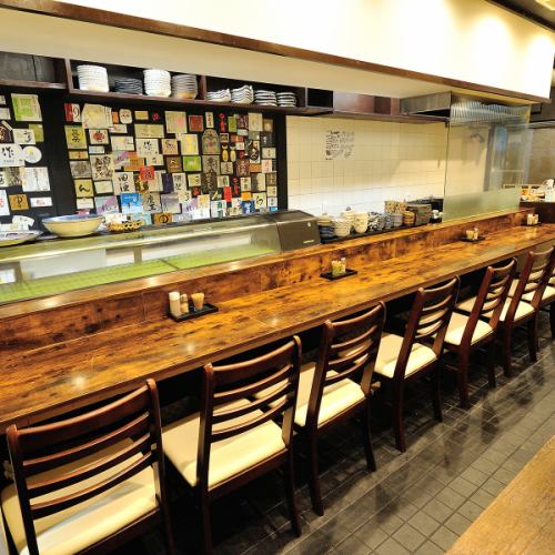<p>【サクのみ、仕事帰りにも！】1階のカウンターはお一人様にもオススメ！</p>