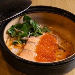 ノルウェー北海道　いくらとサーモンの釜飯