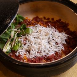 和歌山　しらすと梅の釜飯
