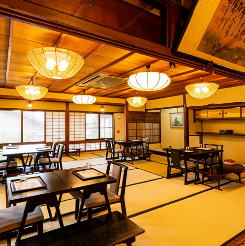 [Table private room (tatami) / 2-4 people] Tsubo-niwa and alcove are provided, which is recommended for condolences and banquets.