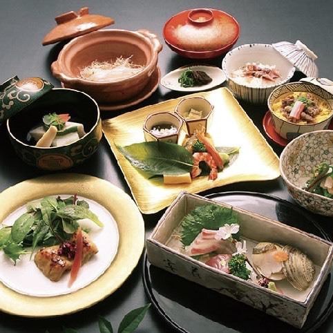 -Kaiseki is also available at lunchtime-