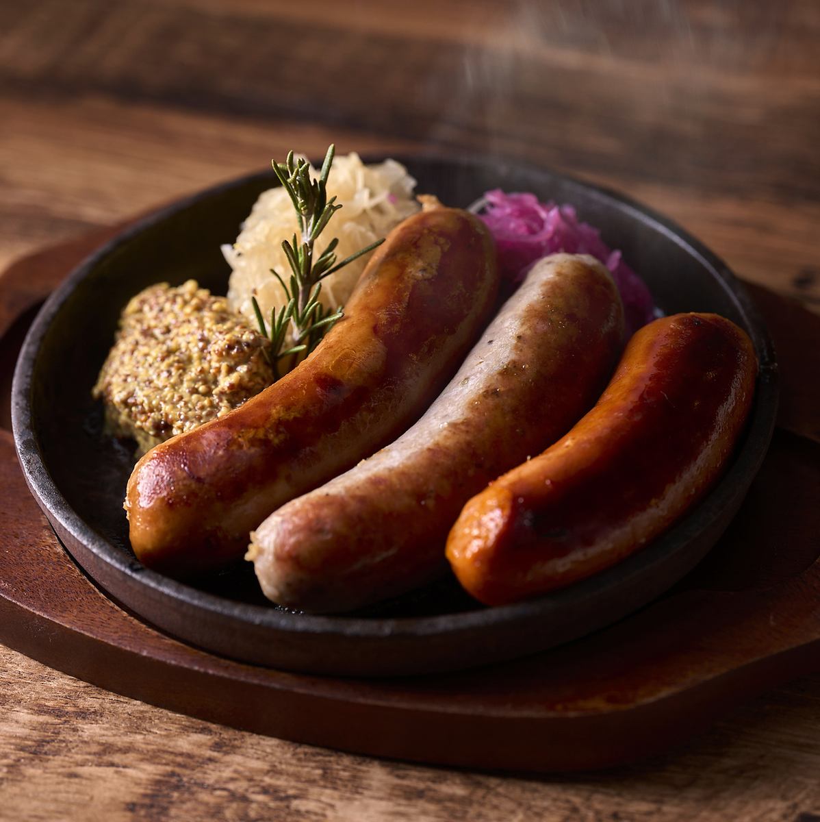 This is a restaurant where you can enjoy authentic German cuisine that goes well with craft beer.