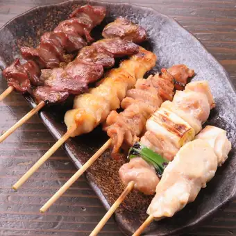 おまかせ 焼き鳥6本盛り(通常タレ3本・塩3本でご提供)